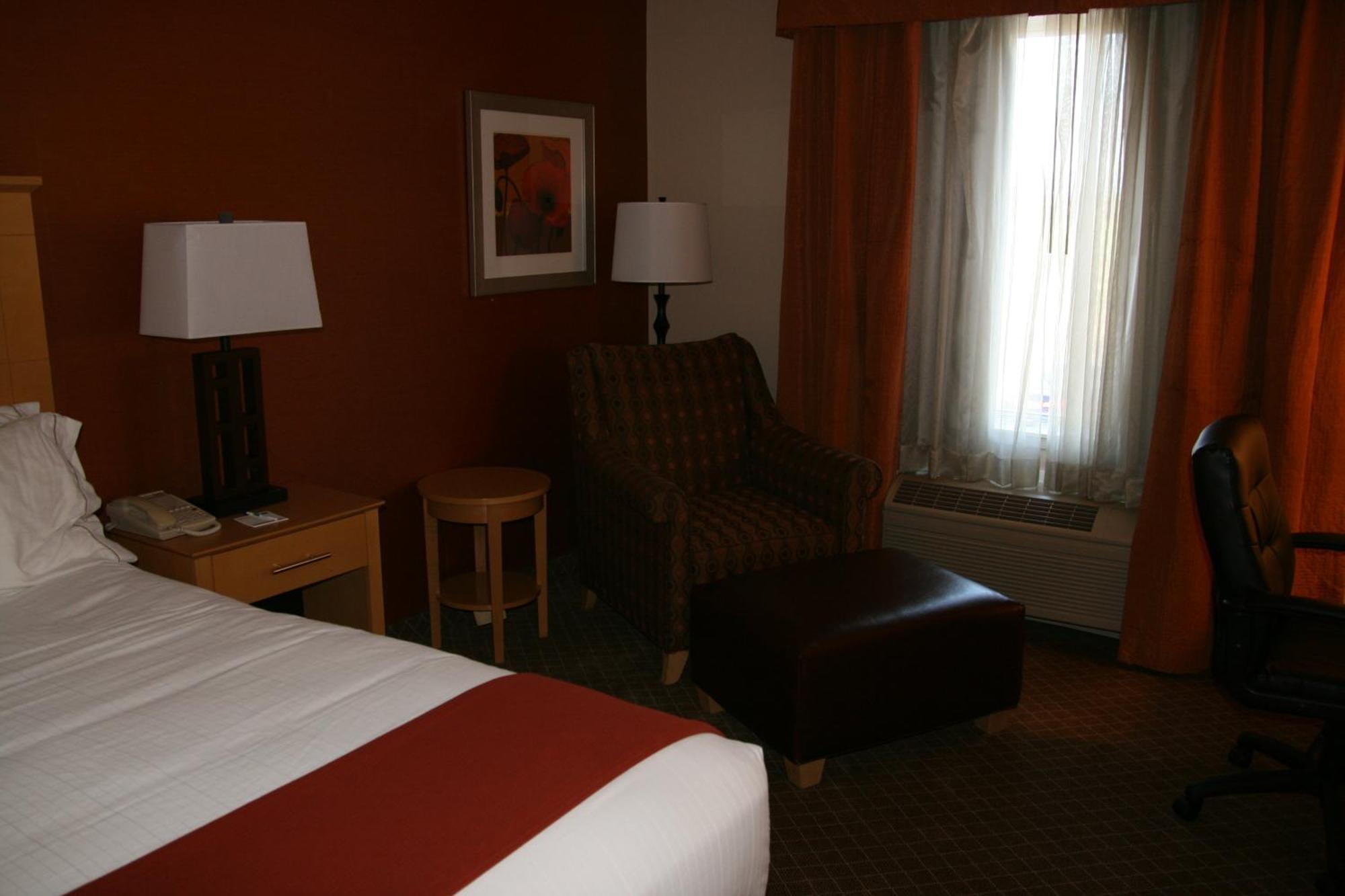 Holiday Inn Express Stockton Southeast By Ihg Екстер'єр фото
