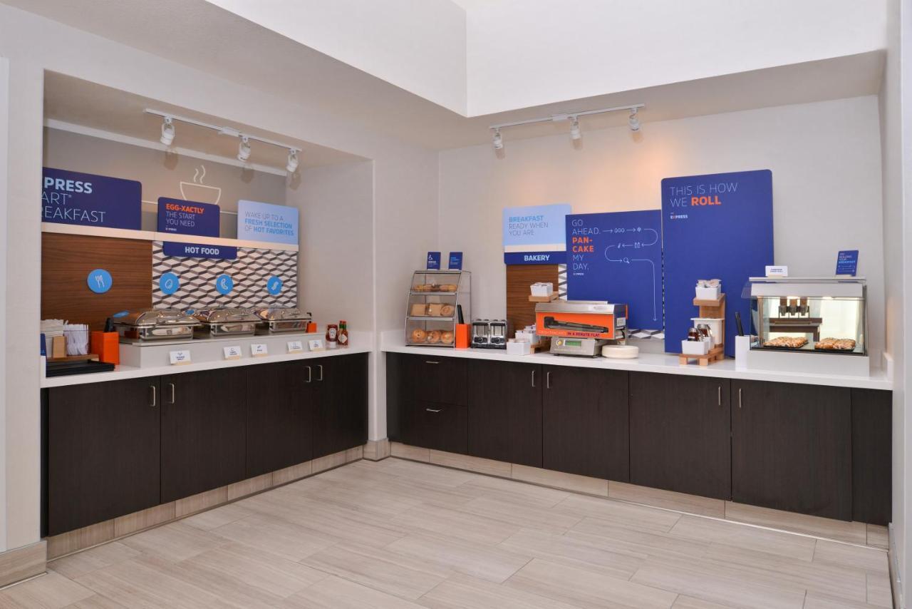 Holiday Inn Express Stockton Southeast By Ihg Екстер'єр фото