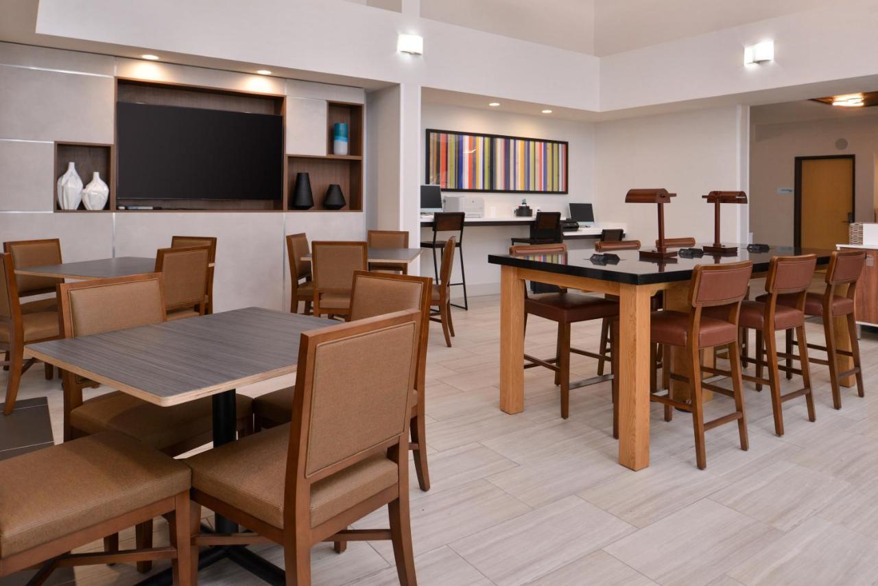 Holiday Inn Express Stockton Southeast By Ihg Екстер'єр фото
