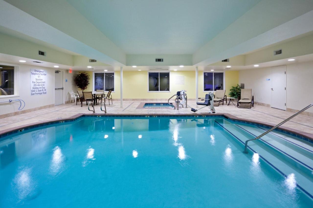 Holiday Inn Express Stockton Southeast By Ihg Екстер'єр фото